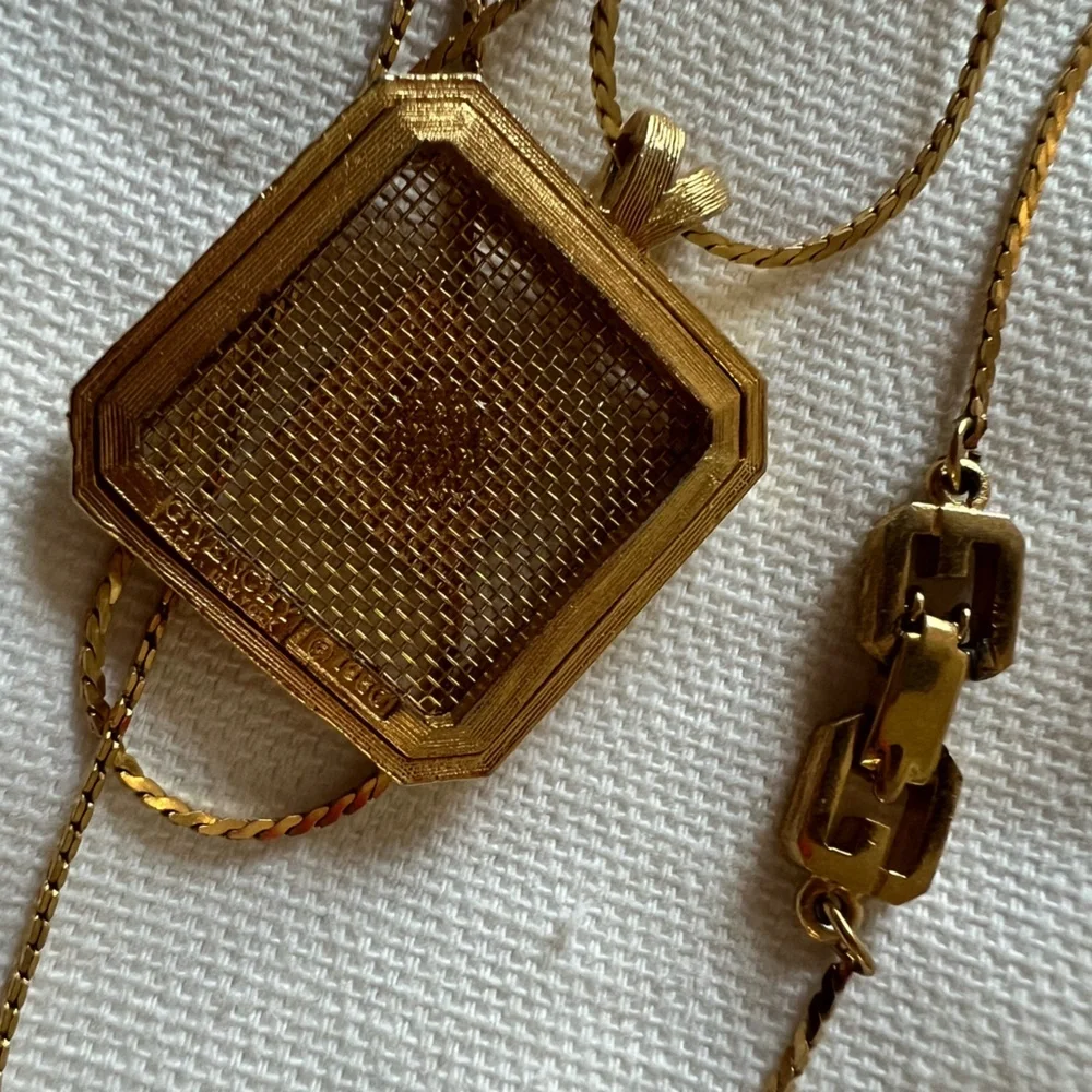 Givenchy Vintage Pendant Necklace - Picture 6 of 7